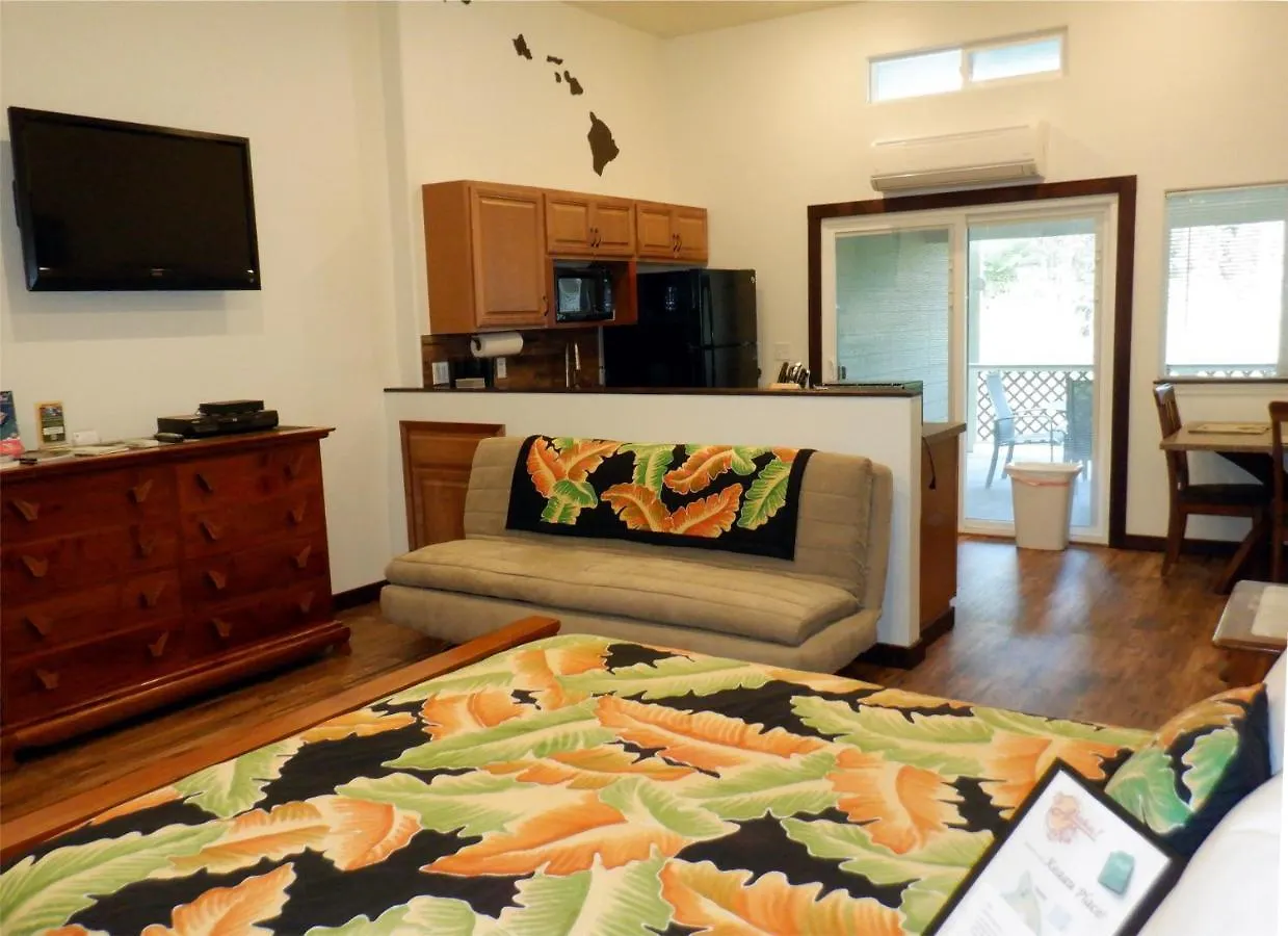 Holiday home Keaau Place