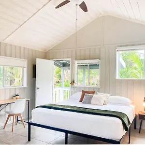 Apartment Monstera Bungalow, Spacious, King Bed, Big Kitchen, Keaau
